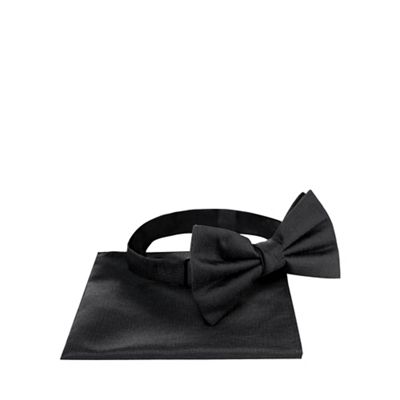 Black bow tie and pocket set